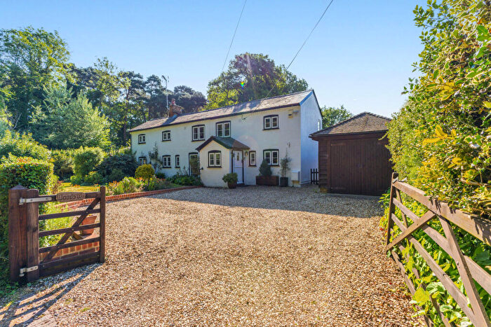 4 Bedroom Cottage For Sale In Tylney Lane, Hook, RG27