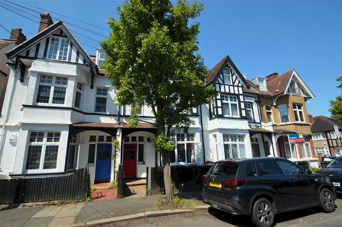 2 Bedroom Flat To Rent In Guilford Avenue, Surbiton, KT5