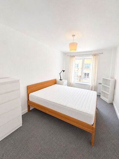 2 Bedroom Flat To Rent In Mercer Court, Candle Street, E1