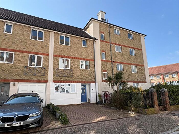 4 Bedroom Terraced House For Sale In Bermuda Place, Eastbourne, BN23