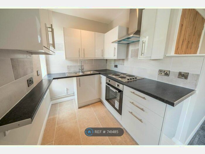 1 Bedroom Flat To Rent In First Floor, Sheffield, S8