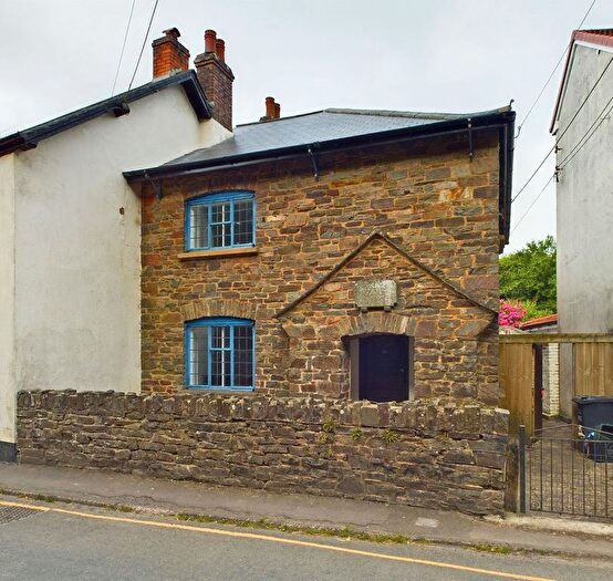 2 Bedroom Cottage To Rent In Lady Street, Dulverton, TA22
