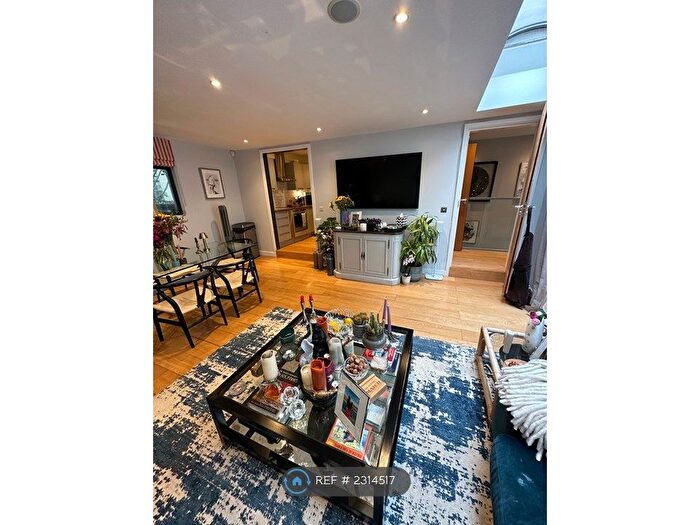 2 Bedroom Maisonette To Rent In Lant Street, London, SE1