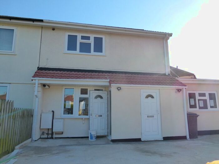 3 Bedroom Semi-Detached House To Rent In Selby Avenue, Netherhall, Leicester, LE5