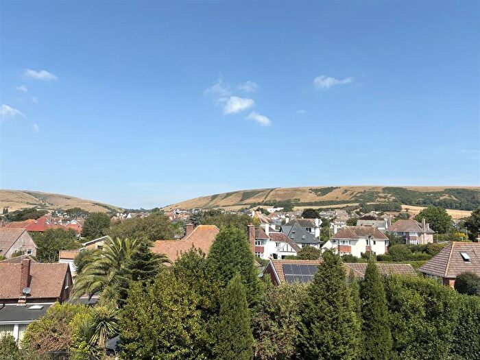 2 Bedroom Flat For Sale In Victoria Road, Swanage, BH19 - Photo 2