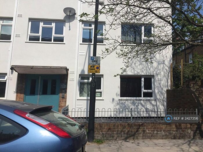 2 Bedroom Flat To Rent In Plender Court, London, NW1