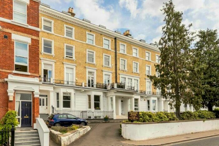 2 Bedroom Flat To Rent In Richmond Hill, Richmond, TW10