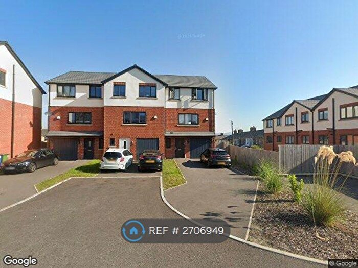 4 Bedroom End Of Terrace House To Rent In Cobble Close, Oswaldtwistle, Accrington, BB5