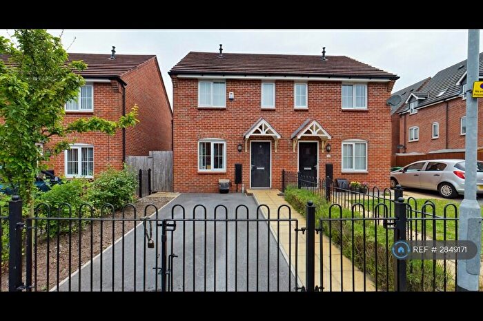 2 Bedroom Semi-Detached House To Rent In Dixon Street, Manchester, M40