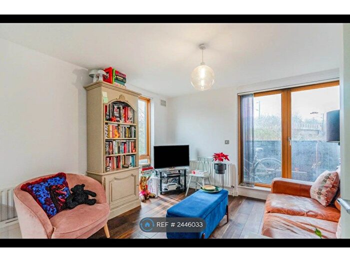 1 Bedroom Flat To Rent In Biggs Square, London, E9