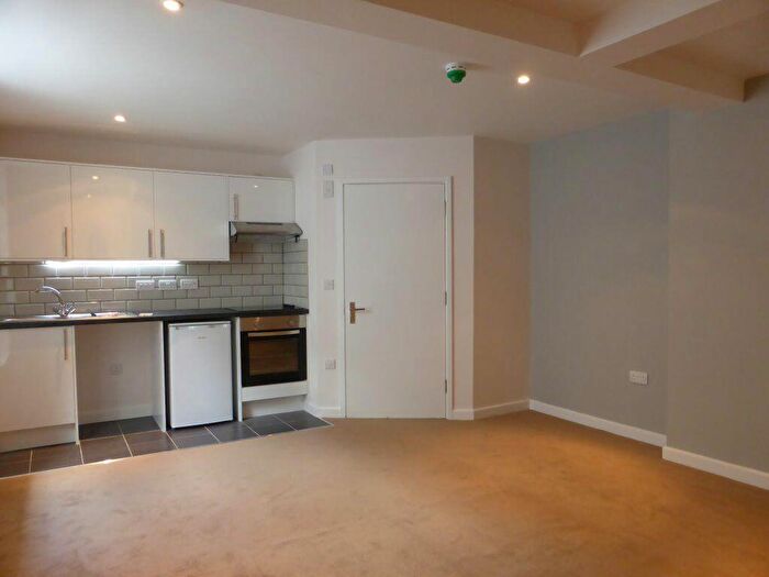 Studio To Rent In Osmond Road -, P13