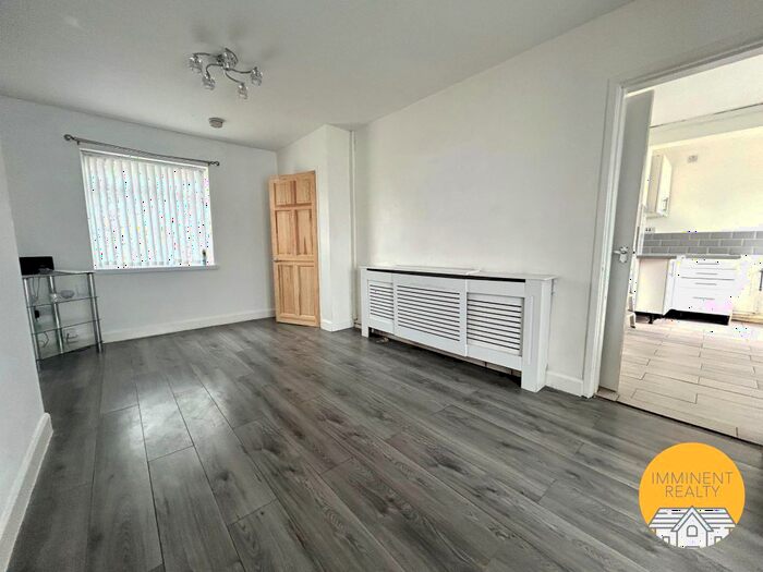 4 Bedroom Semi-Detached House To Rent In Chartley Road, West Bromwich, B71