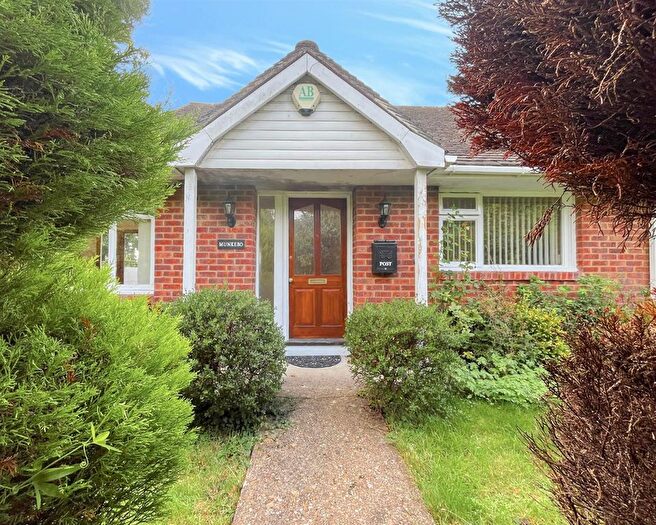2 Bedroom Detached Bungalow To Rent In Balcombe Green, Sedlescombe, TN33