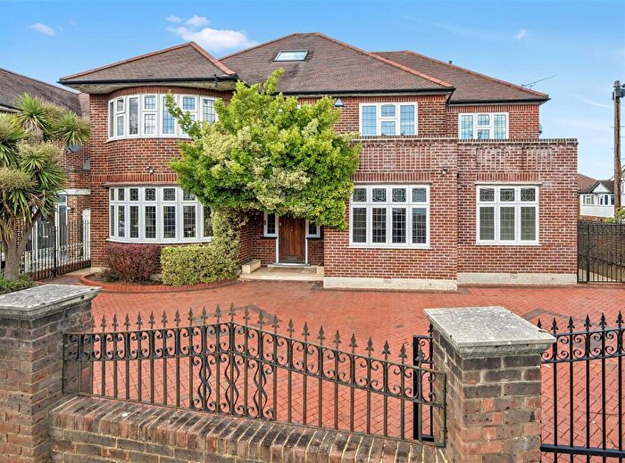 5 Bedroom Detached House For Sale In Rowdon Avenue, London, NW10