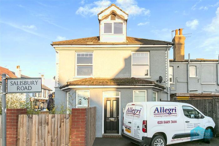 2 Bedroom Flat To Rent In Alston Road, High Barnet, Hertfordshire EN5