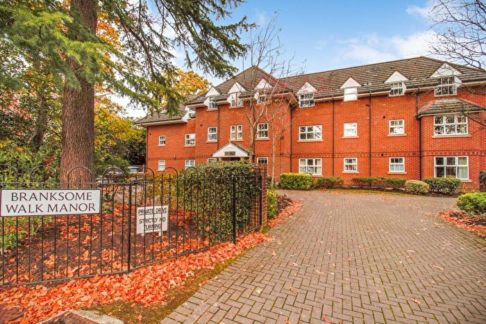 2 Bedroom Apartment For Sale In Branksomewood Road, Fleet, GU51