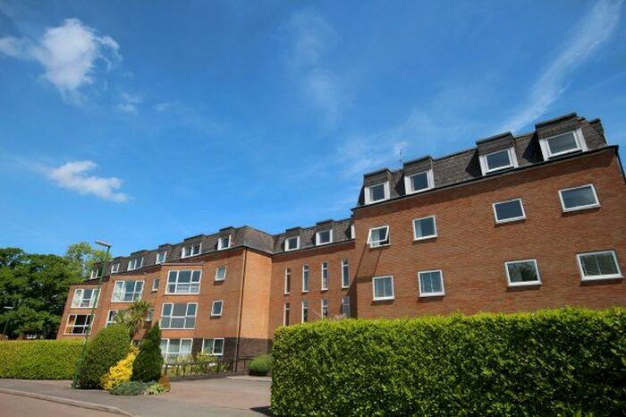 1 Bedroom Flat To Rent In Kings Road, Horsham, RH13