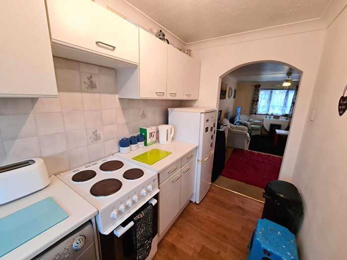 1 Bedroom Flat To Rent In The Warren, Sandown, PO36