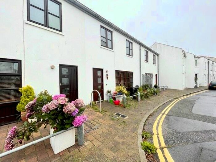 2 Bedroom Terraced House To Rent In Medina Place, Hove, BN3