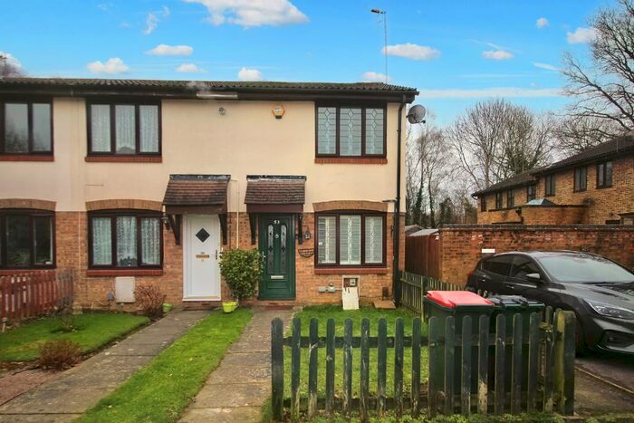 2 Bedroom House To Rent In Ferndown, Pound Hill, RH10