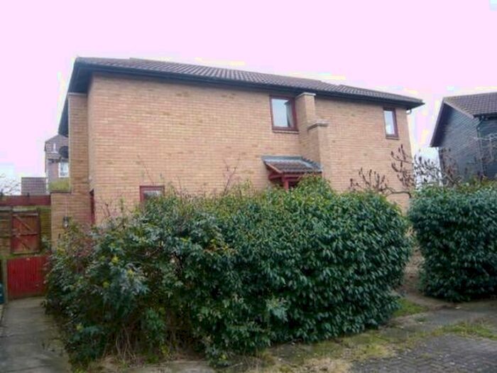 2 Bedroom Maisonette To Rent In Hambleton Grove, Emerson Valley, Milton Keynes, MK4