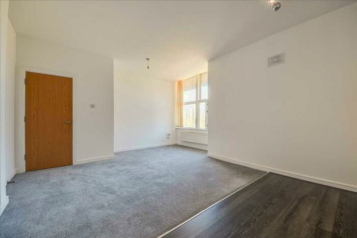2 Bedroom Apartment To Rent In Avon House, Tithe Barn Road, Wellingborough, NN8
