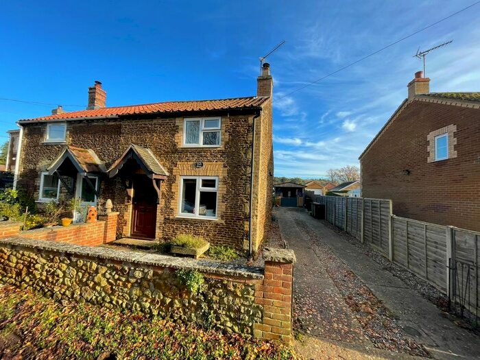 2 Bedroom Semi-Detached House For Sale In Water Lane, Blackborough End, King's Lynn PE32