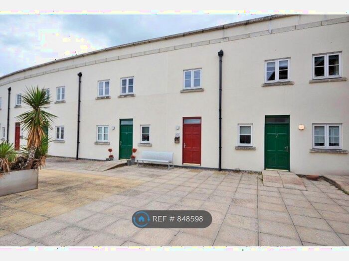 2 Bedroom Flat To Rent In Wedgewood Street, Aylesbury, HP19