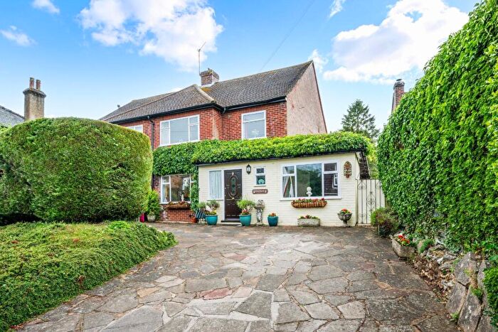4 Bedroom Semi-Detached House For Sale In High Road, Chipstead, Coulsdon, CR5