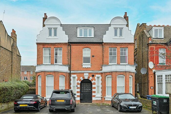 3 Bedroom Flat To Rent In Madeley Road, Ealing, London, W5