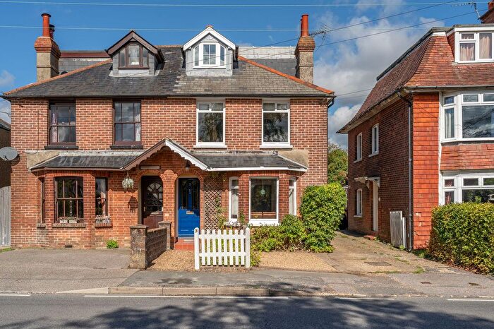 4 Bedroom Property For Sale In South Terrace, Broad Oak, TN21