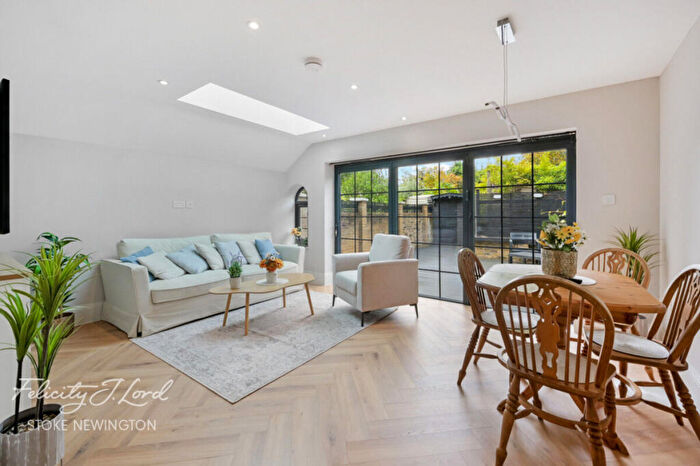 4 Bedroom Apartment To Rent In Brooke Road, London, N16
