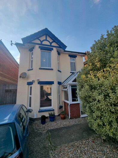 4 Bedroom Detached House To Rent In Osborne Road, Winton, BH9