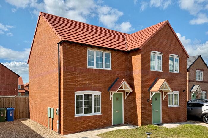 2 Bedroom Semi Detached House For Sale In Hawthorn Close, Boston, Lincolnshire, PE21