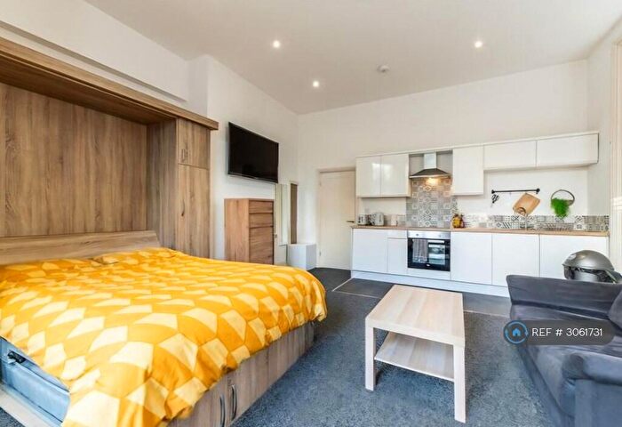 1 Bedroom Flat To Rent In Pelham Crescent, Nottingham, NG7