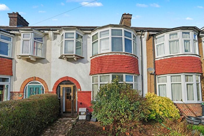 3 Bedroom Semi Detached House For Sale In Wharncliffe Gardens, London, SE25