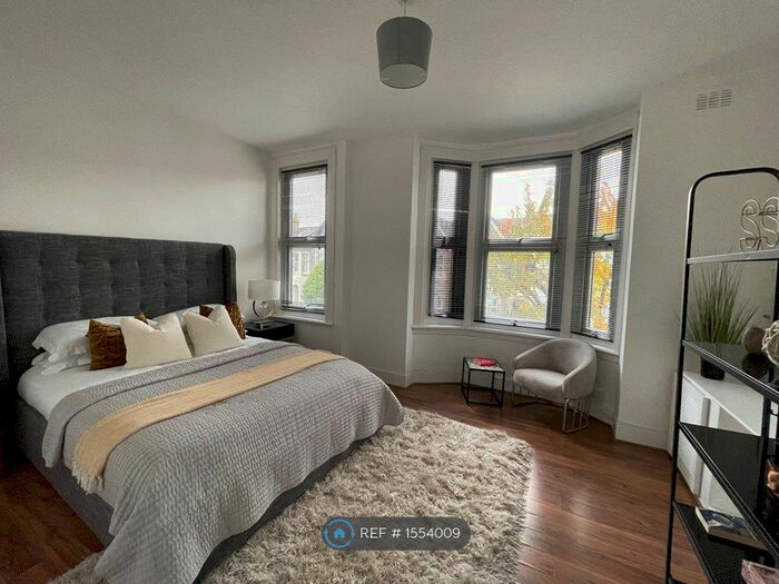 2 Bedroom Flat To Rent In Goodall Road, London, E11