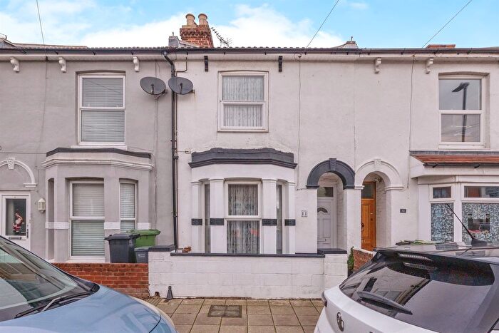 3 Bedroom Terraced House For Sale In Henderson Road, Southsea, PO4