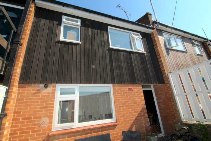 2 Bedroom Maisonette To Rent In Hutton Road Shenfield Brentwood, CM15
