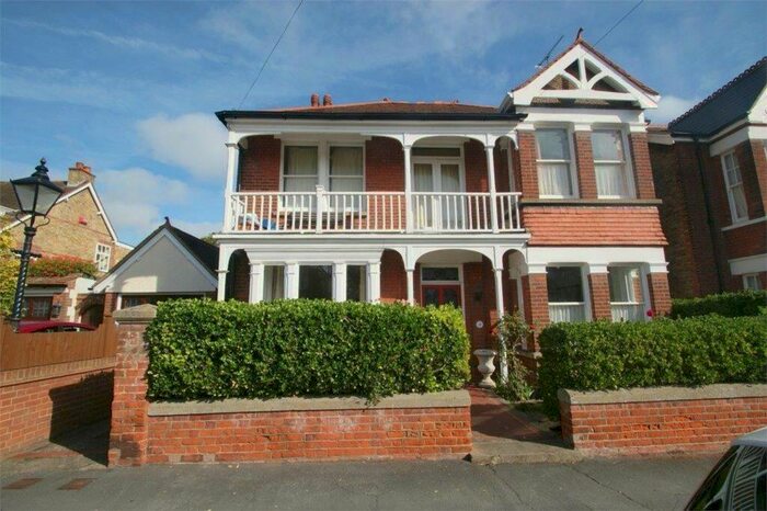 2 Bedroom Flat To Rent In Pierremont Avenue, Broadstairs, CT10