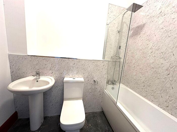 1 Bedroom Flat To Rent In Lancaster Lodge, Lodge Hall Drive, Failsworth, M35