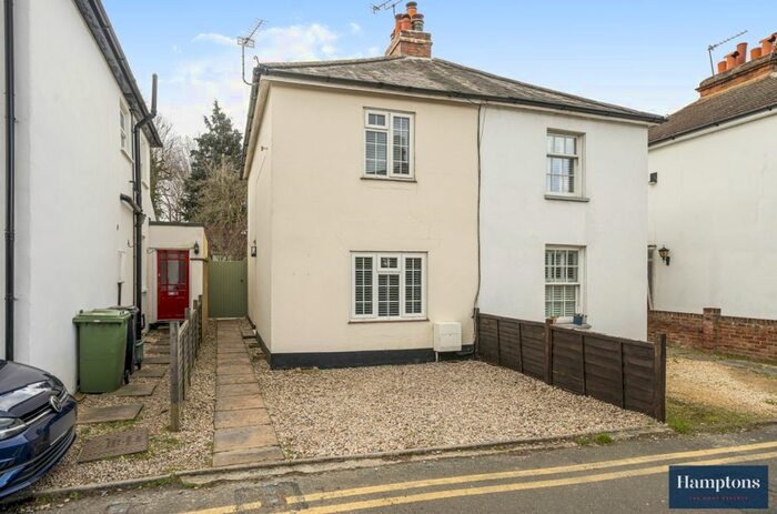 2 Bedroom Semi-Detached House To Rent In Pikes Hill, Epsom, KT17