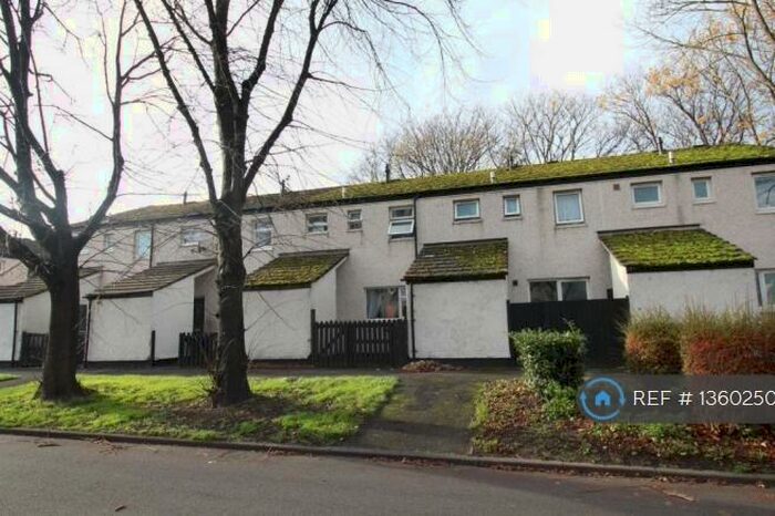 3 Bedroom Terraced House To Rent In Balmoral Chase, Leeds, LS10