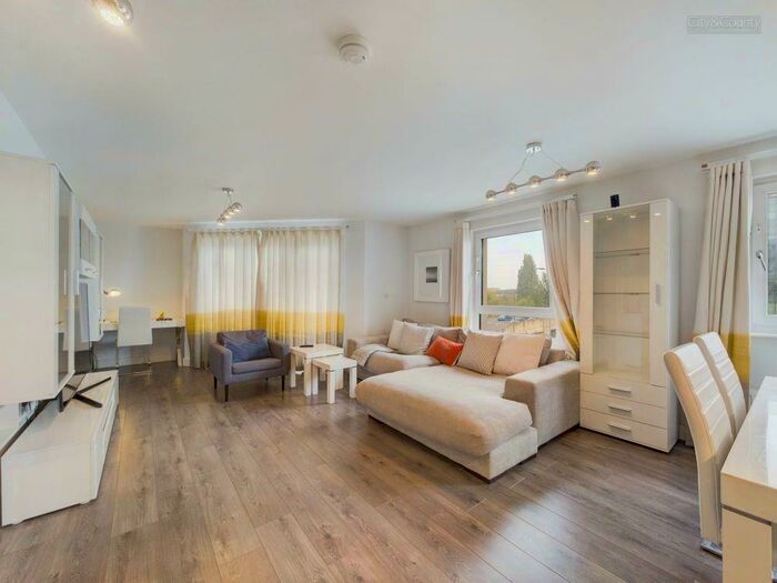 2 Bedroom Flat To Rent In Hawksbill Way, Peterborough, PE2