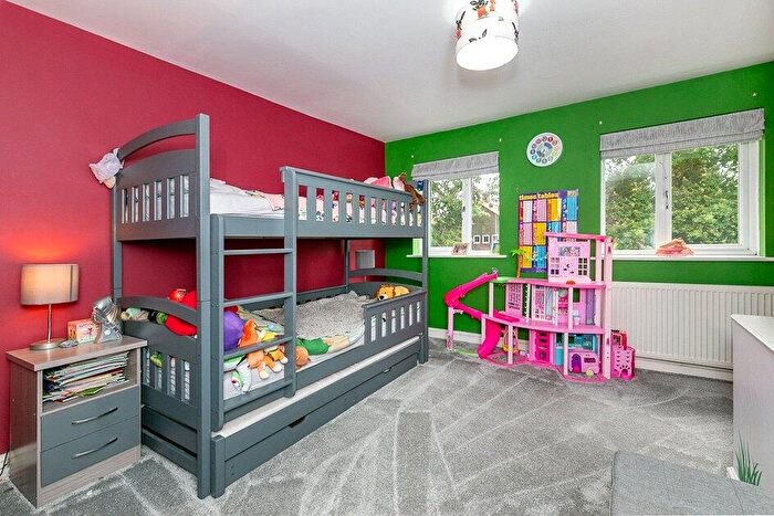 5 Bedroom Terraced House For Sale In Buckmans Road, Crawley, West Sussex, RH11