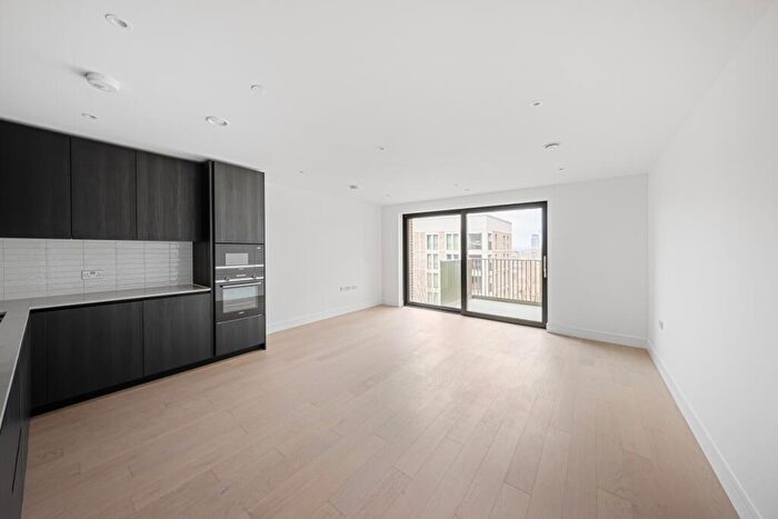 2 Bedroom Flat For Sale In Belfiels Mansions, London, SE17