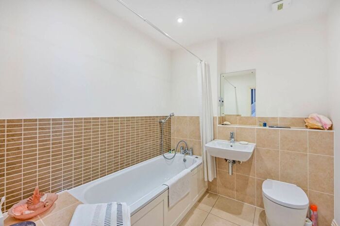 3 Bedroom Terraced House For Sale In Meyers Close, Slough, SL3