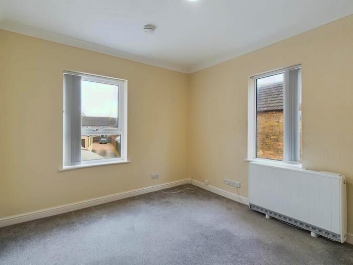 1 Bedroom Flat To Rent In Oundle Road, Peterborough, PE2