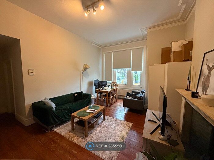 1 Bedroom Flat To Rent In Montserrat Road, Putney, SW15
