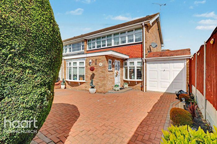 3 Bedroom Semi Detached House For Sale In Duxford Close, Hornchurch, RM12